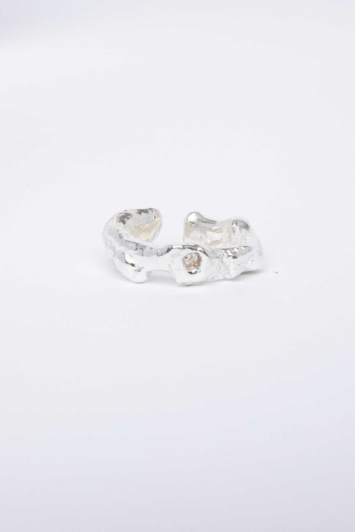 Kalt jewellery - Lava earcuff